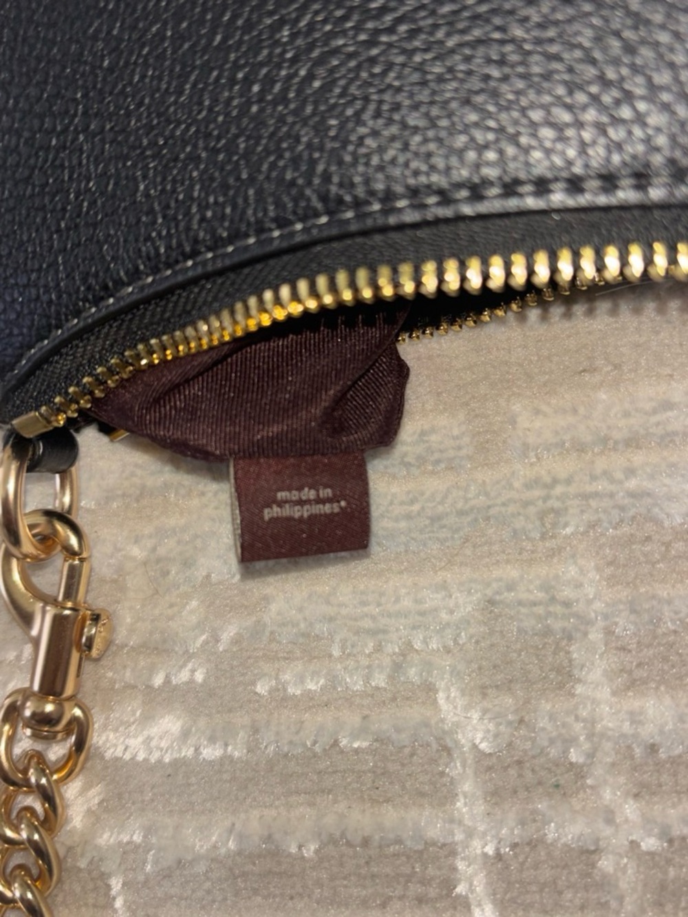 COACH authentic Black pebbled leather and gold hardware Teri Shoulder bag - Picture 9 of 9